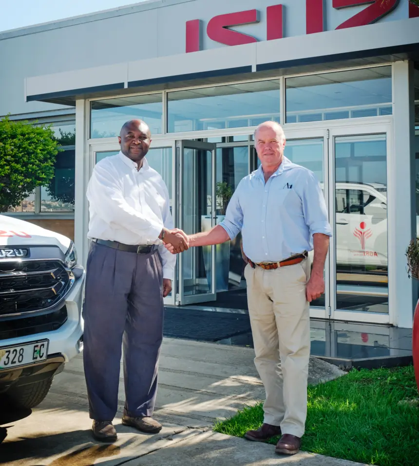 Celestin Ndhlovu, ISUZU Vice President, Product & Corporate Planning, Marketing and Corporate Affairs Jason Kümm, Operations Manager, Agri Eastern Cape