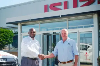 Celestin Ndhlovu, ISUZU Vice President, Product & Corporate Planning, Marketing and Corporate Affairs Jason Kümm, Operations Manager, Agri Eastern Cape